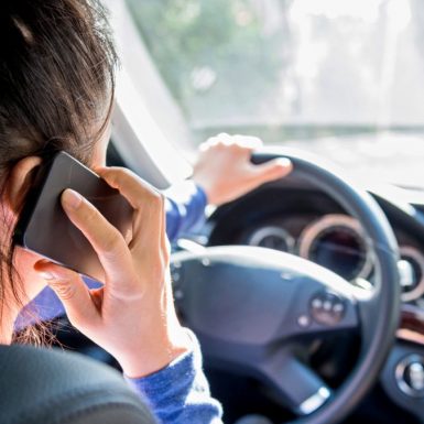 Accidentes de tráfico por distracciones: menos, pero más letales