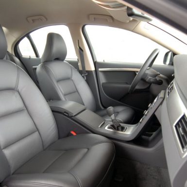¿Cuál es el asiento del coche más seguro en caso de accidente?