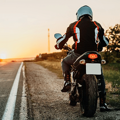 Proteger el casco y la equipación de la moto con un seguro