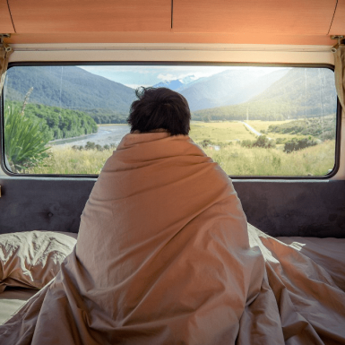 ¿Pueden multarme por pernoctar en una autocaravana en España?