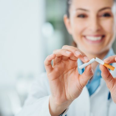 ¿Fumar afecta al precio del seguro de salud?