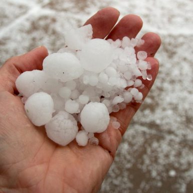 Daños por granizo, ¿los cubre el seguro de coche?