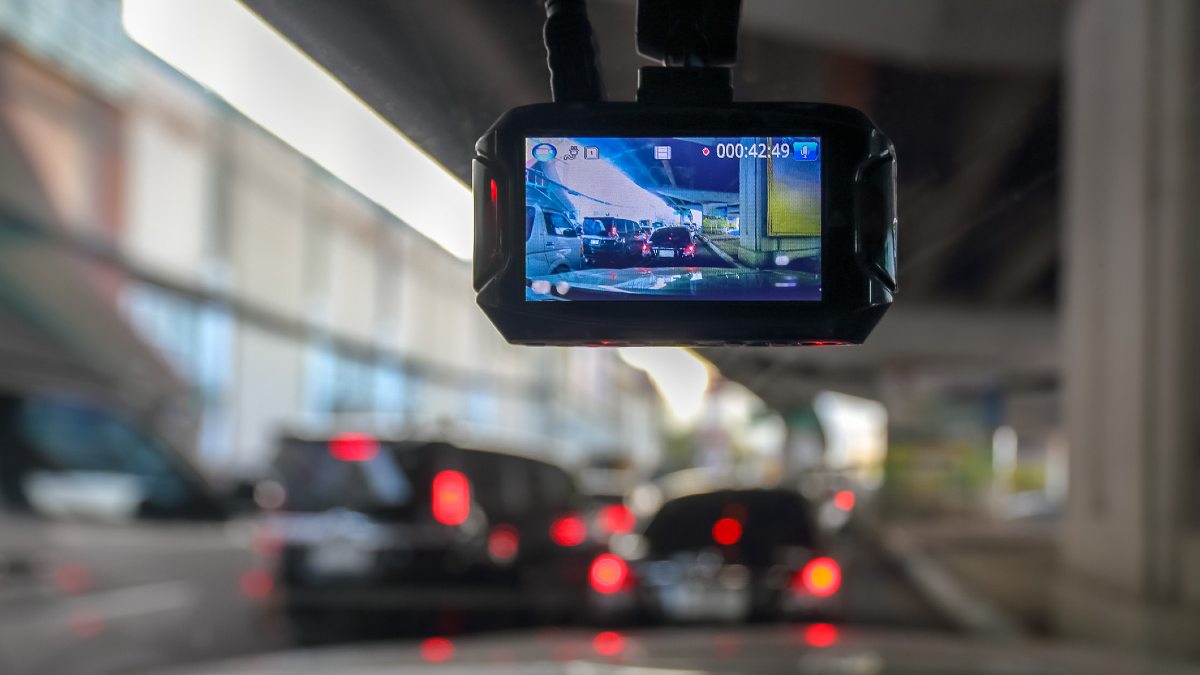 ¿Puedes instalar una cámara de vigilancia en el coche?