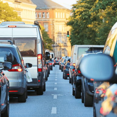 Reducción del límite de velocidad: cómo será en cada tipo de calle y cómo afectará al precio de los seguros