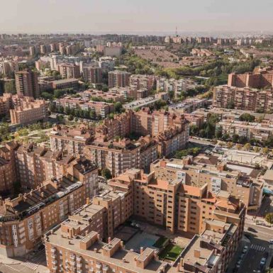La Comunidad de Madrid avalará el 100% de la hipoteca para primera vivienda a jóvenes de hasta 40 años