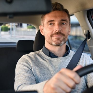 Hábitos al volante que dañan tu coche