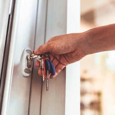 Así marcan los ladrones tu puerta para entrar a robar en casa