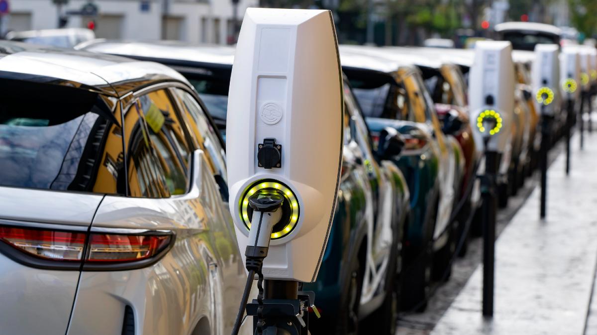 Así ha afectado la falta de Gobierno a las ayudas de compra de coches eléctricos