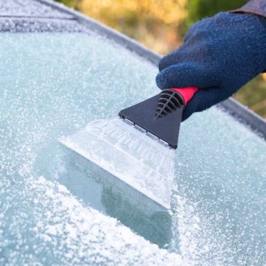 Cómo quitar hielo o nieve del coche