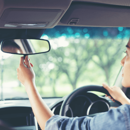 Cómo regular los retrovisores del coche: así debes hacerlo