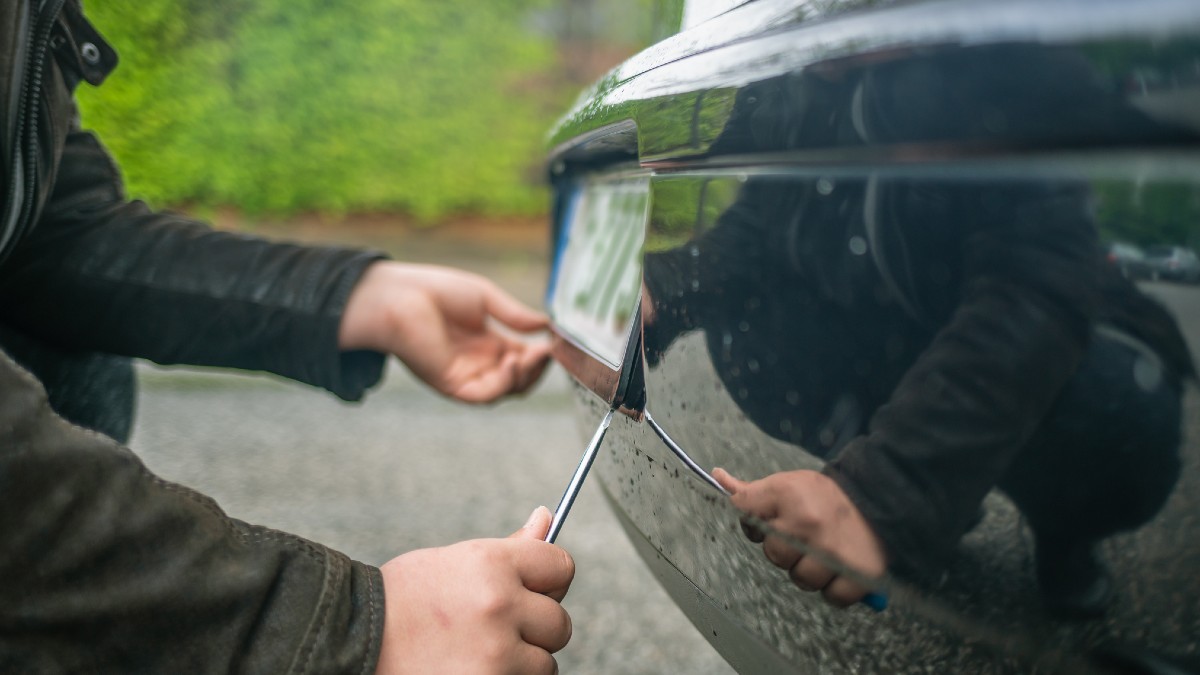 ¿Qué hacer si te roban la matrícula del coche?