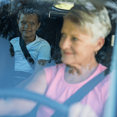 Seguros de coche para personas mayores de 70 años: precios y coberturas