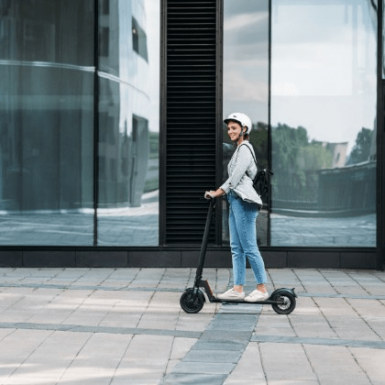 Las búsquedas de seguros para patinetes eléctricos aumentan un 47% tras la nueva normativa