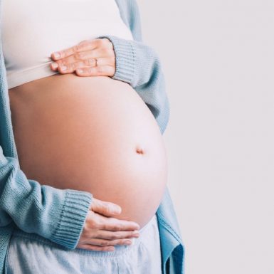 Así son los nuevos programas digitales de embarazo y salud infantil de Sanitas